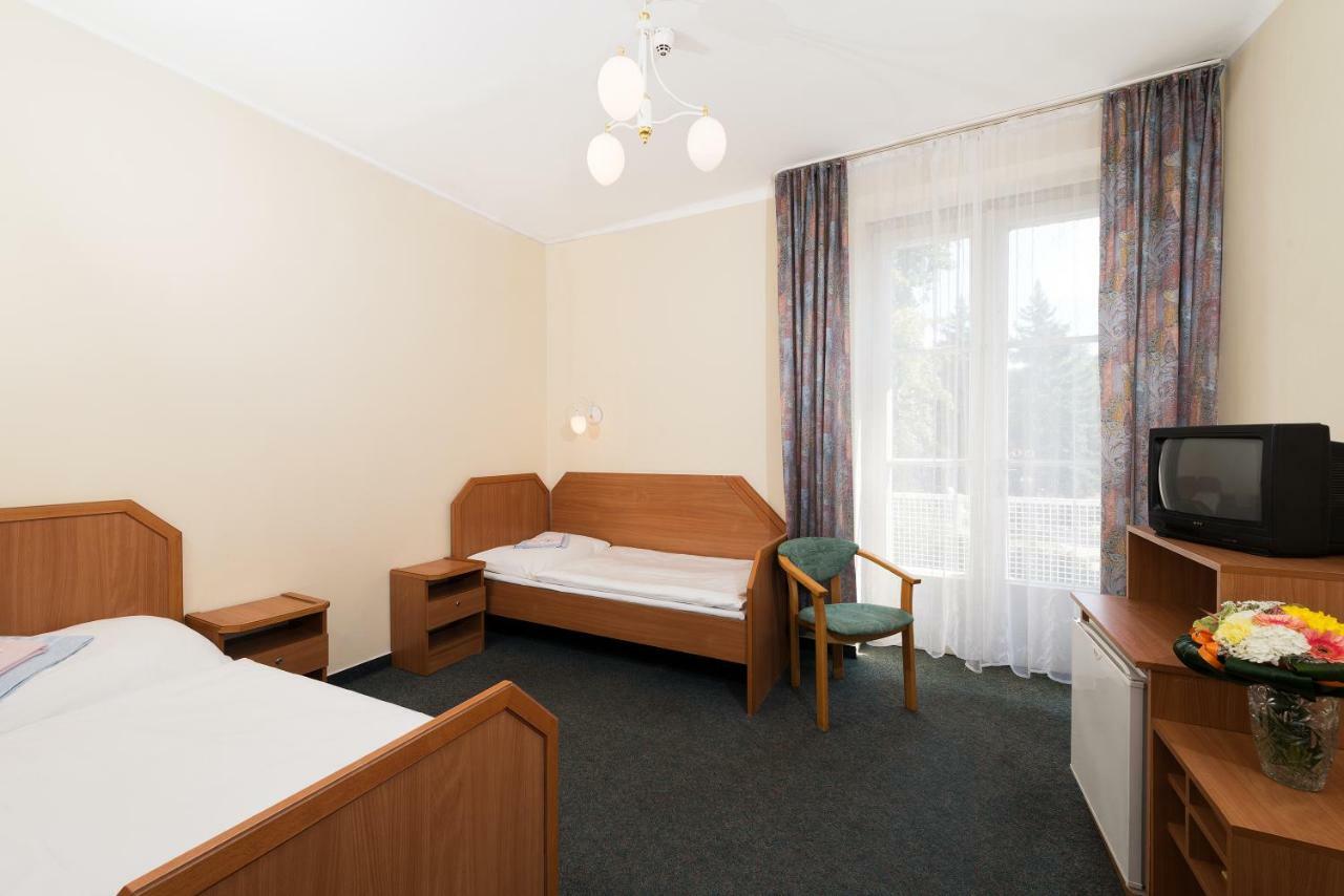 Ensana Jalta Hotel Piest'any Luaran gambar